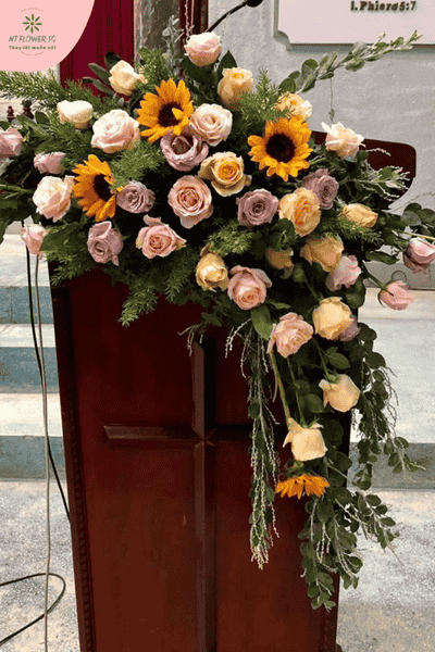 Hoa Trang Trí Lễ Khai Giảng